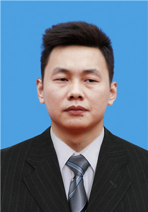 李沁东 艺体卫主任